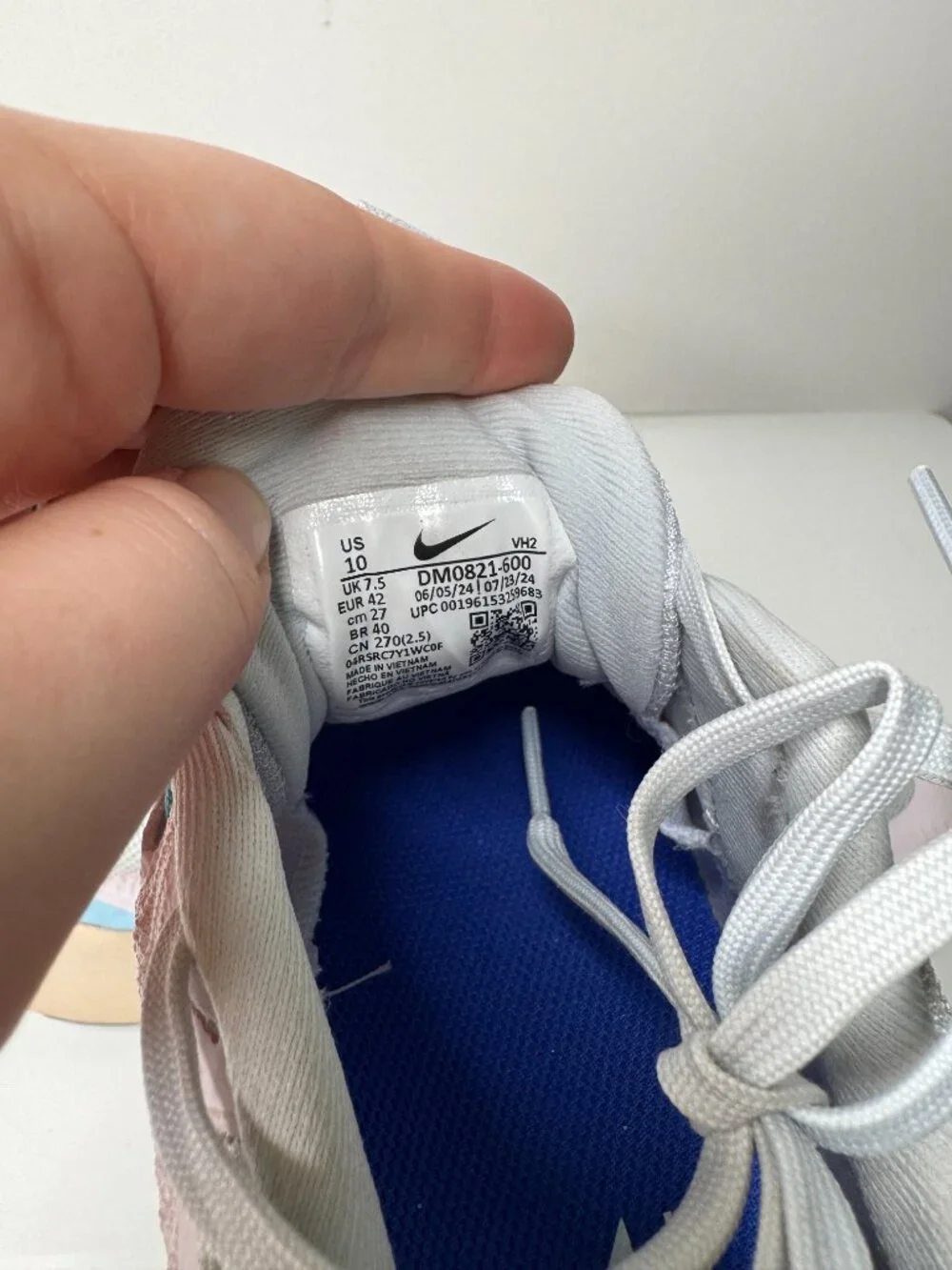 Nike Juniper Trail Lace Up Sneakers Womens 10 DM0821-600 Pink Blue. A couple of